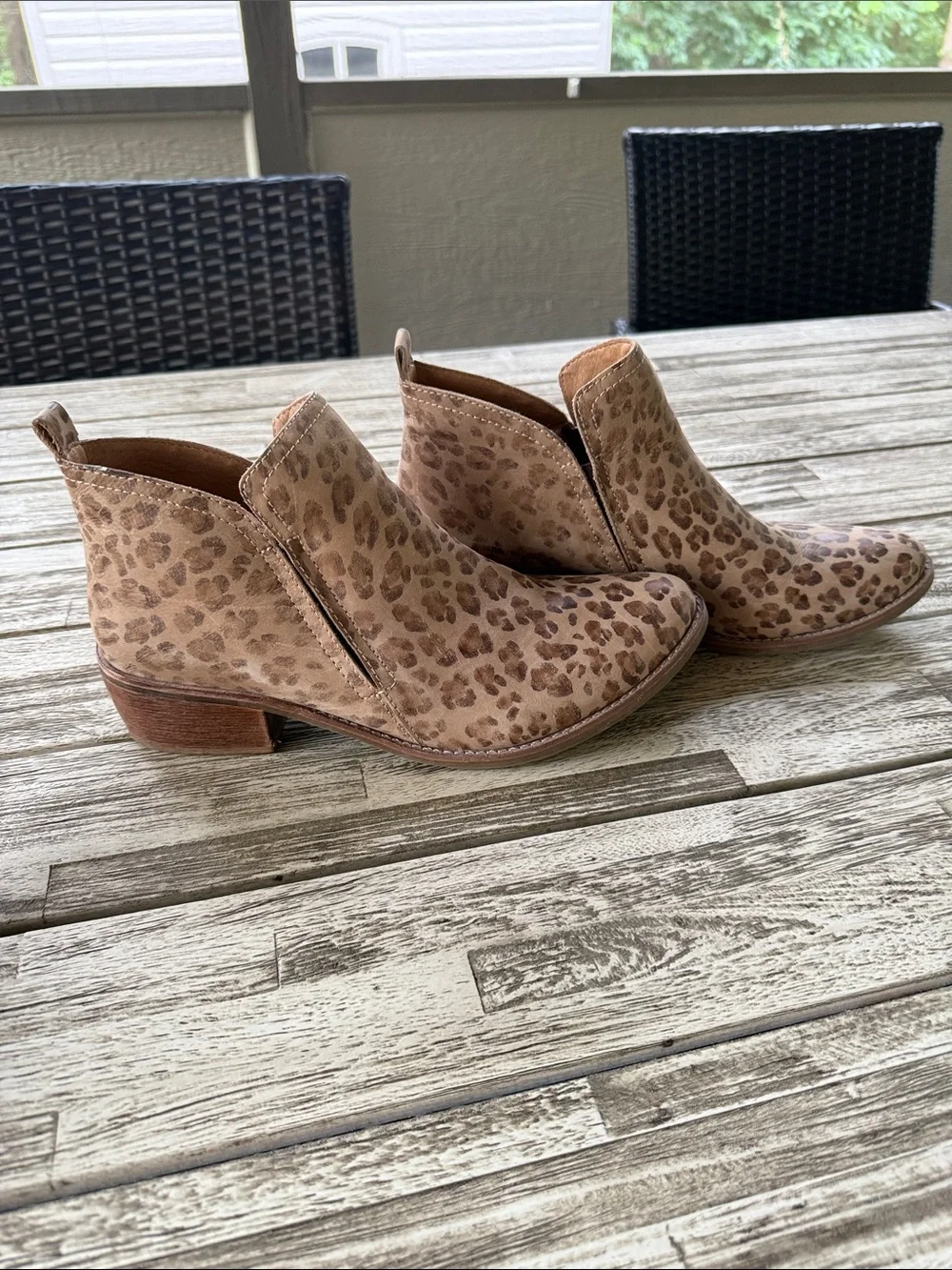 Matisse Leopard Booties / Boots womens Size 11M (11)  SMOKE FREE HOME